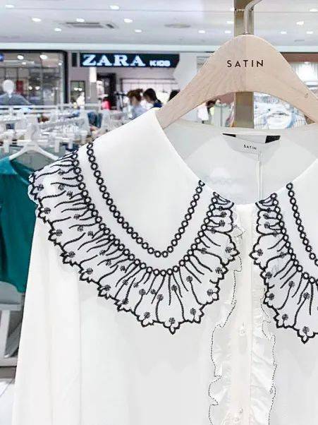 百變領(lǐng)型 工藝細(xì)節(jié)賦予衣服獨(dú)特魅力